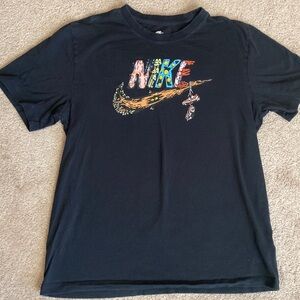 Nike tshirt. GUC. Size Medium.